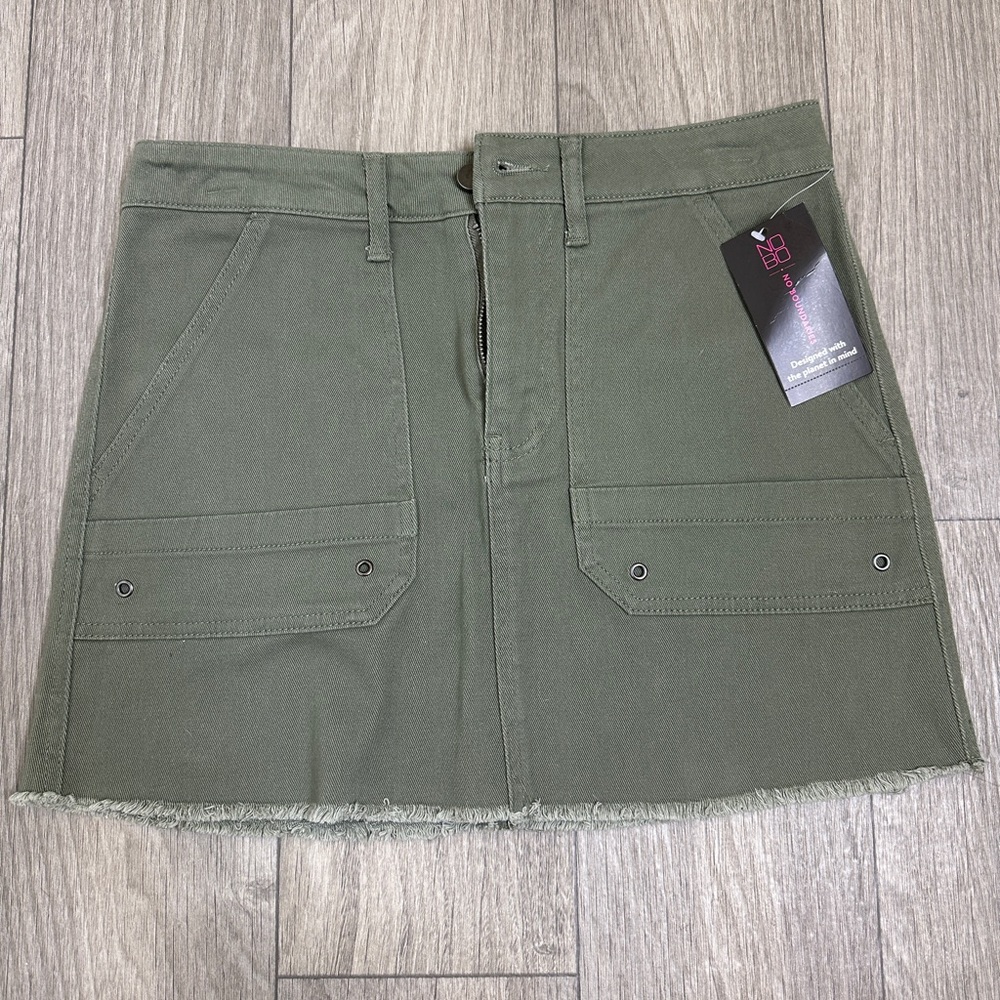 NWT No Boundaries Olive Green Utility Mini Skirt With Pockets Size S